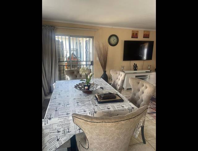 2 BEDROOM PROPERTY TO RENT IN GOUDRAND